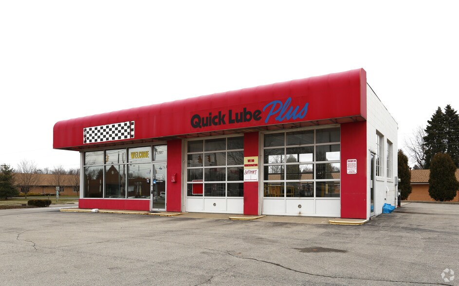 Primary Photo Of 1307 N Detroit St, Xenia Auto Repair For Sale