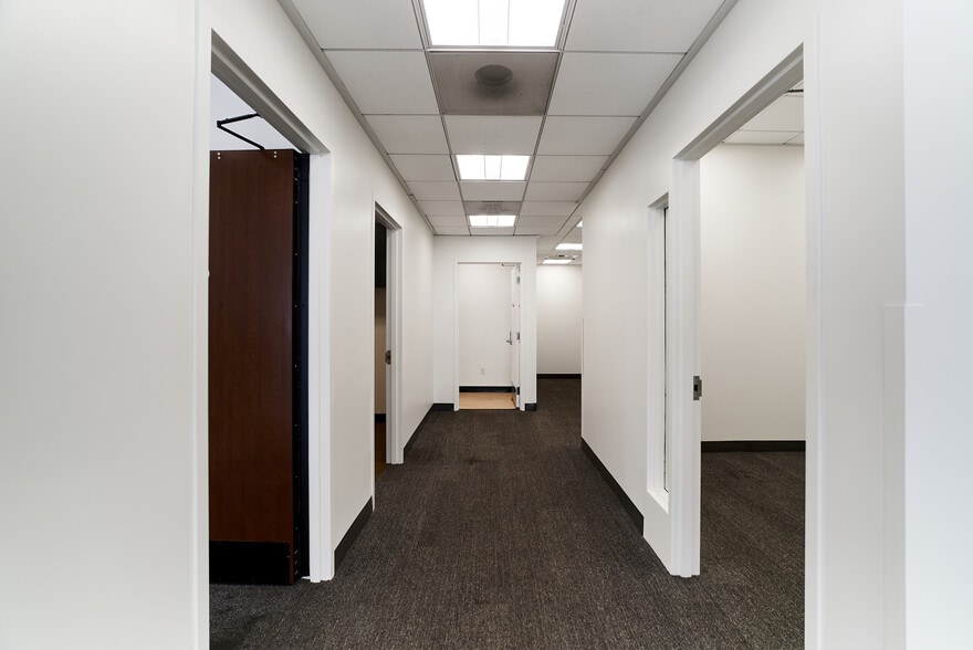 More Photos Of 108 W 3rd St, Long Beach Restaurant For Lease