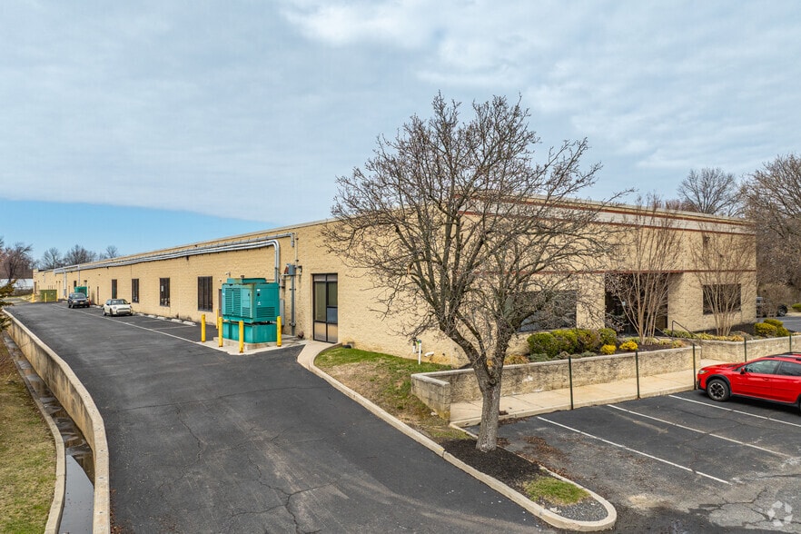 More Photos Of 100 Grove Rd, West Deptford Light Manufacturing For Lease