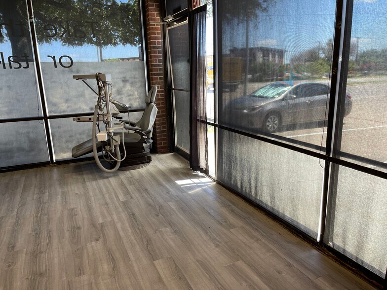 More Photos Of 8600-8602 State Highway 66, Rowlett Unknown For Sale