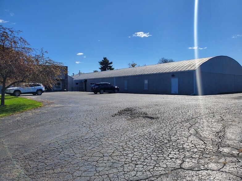 More Photos Of 806 Harcourt Rd, Mount Vernon Office For Lease