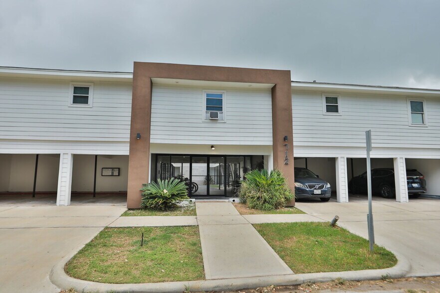 More Photos Of 712 Ball St, Galveston Apartments For Sale
