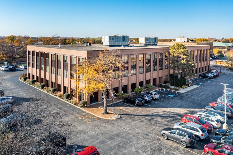 More Photos Of 191 Waukegan Rd, Northfield Medical For Lease