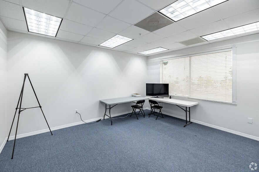 More Photos Of 2401 1st St, Fort Myers Loft Creative Space For Lease