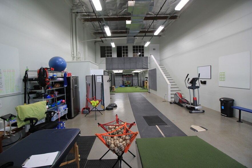 More Photos Of 94-515 Ukee St, Waipahu Warehouse For Sale