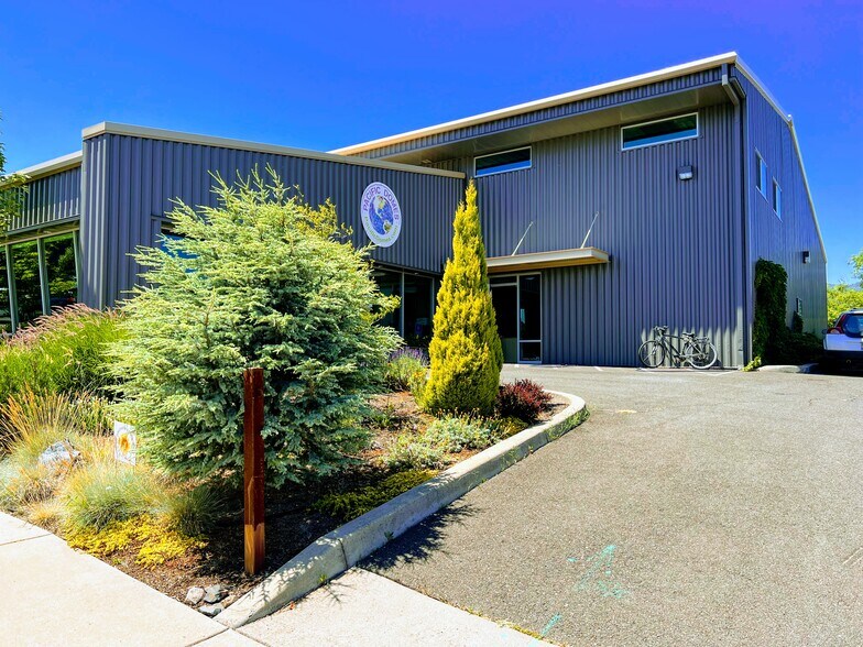More Photos Of 585 Clover Ln, Ashland Light Manufacturing For Lease