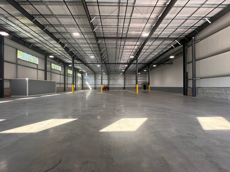 More Photos Of 17 Enterprise Dr, Monroe Manufacturing For Lease