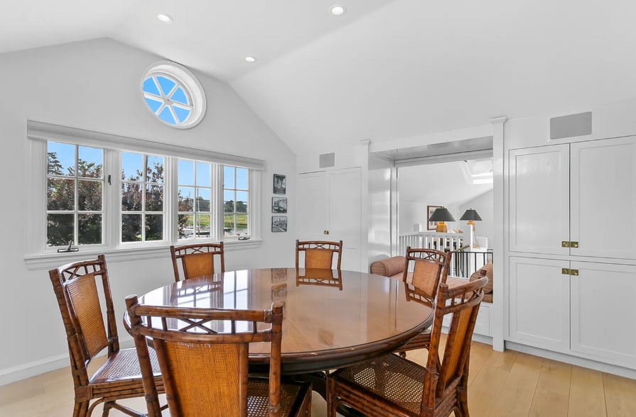 More Photos Of 656 Harbor Rd, Southport Office For Lease