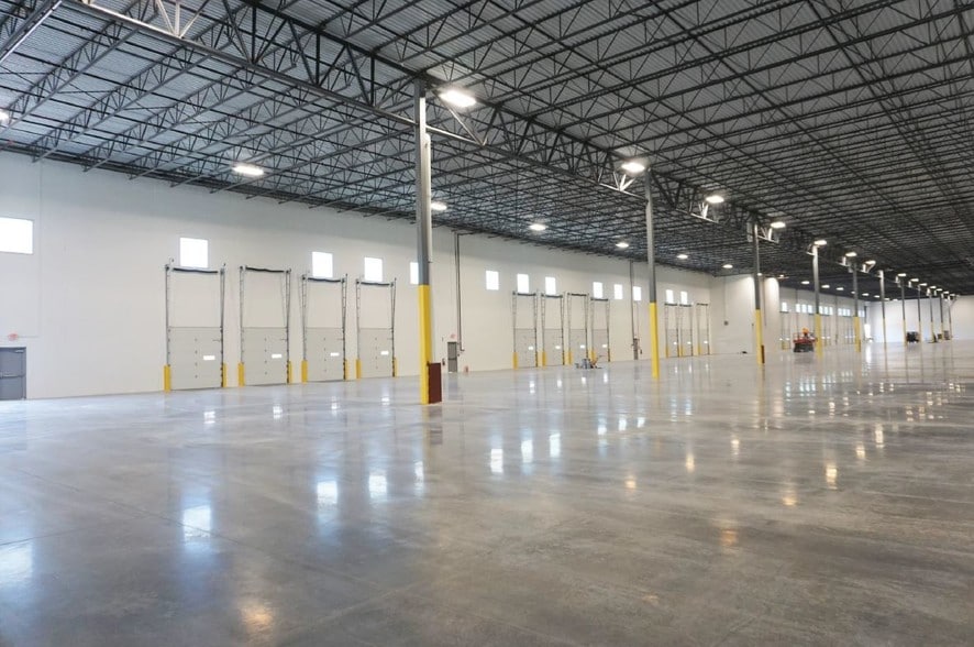 More Photos Of 540 Frontenac Ct, Naperville Warehouse For Lease