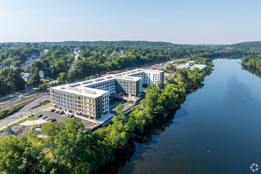 More Photos Of 39 Railroad Ave, Haverhill Apartments For Lease