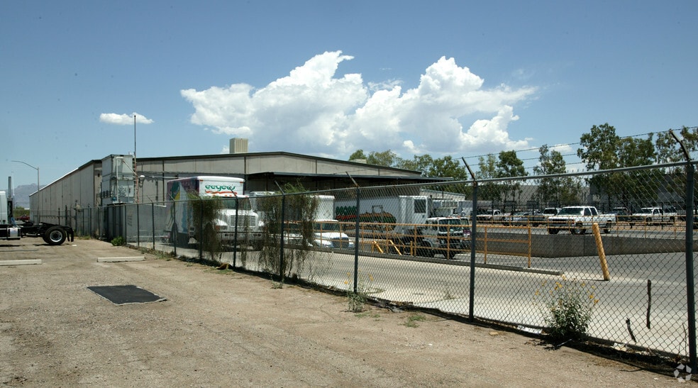 More Photos Of 3360 E Ajo Way, Tucson Warehouse For Lease