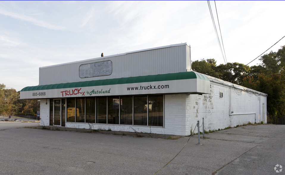 Primary Photo Of 6840 Post Rd, North Kingstown Auto Repair For Sale