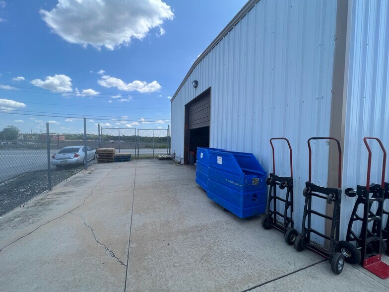 More Photos Of 1445 Calcon Hook Rd, Sharon Hill Warehouse For Lease