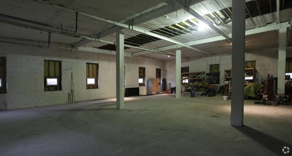 More Photos Of 53 Dilla St, Milford Warehouse For Lease