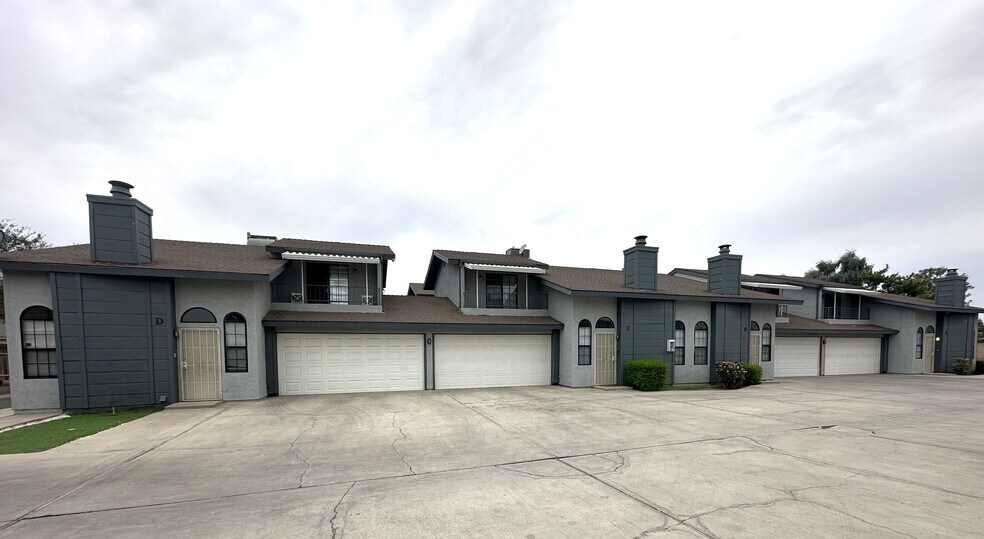 More Photos Of 7717 S Laurelglen Blvd, Bakersfield Apartments For Sale