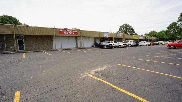 More Photos Of 3933-3943 Summer Ave, Memphis Storefront For Lease