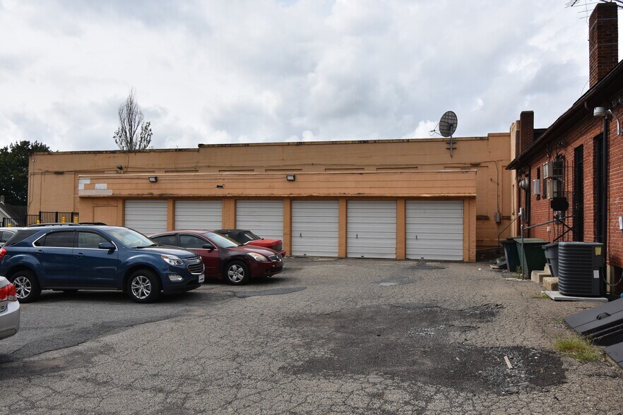 More Photos Of 1710-1728 Butler St, Easton Unknown For Lease