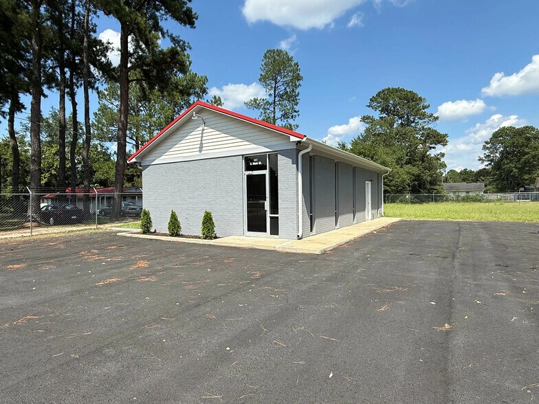 More Photos Of 901 S Main St, Marion Office For Sale