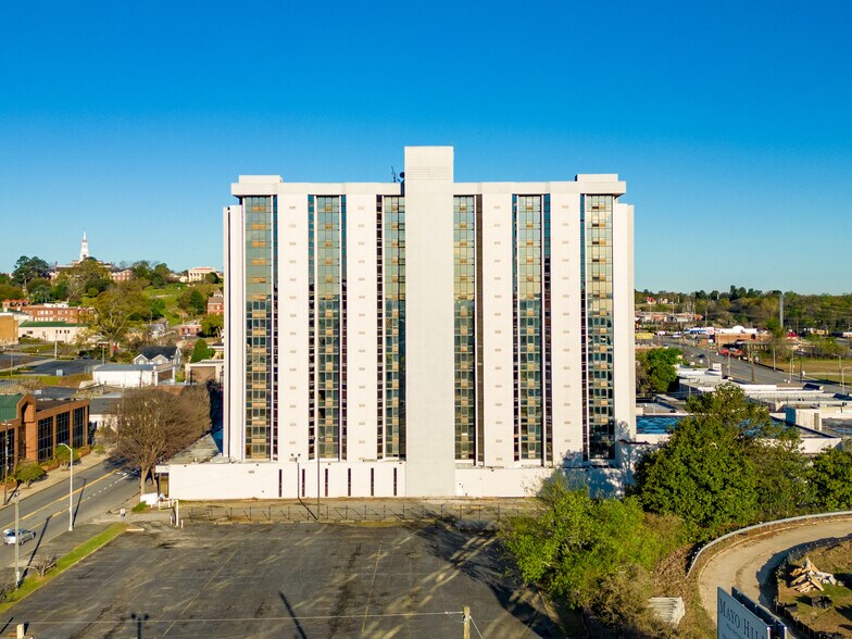 More Photos Of 108 1st St, Macon-Bibb Hotel For Sale