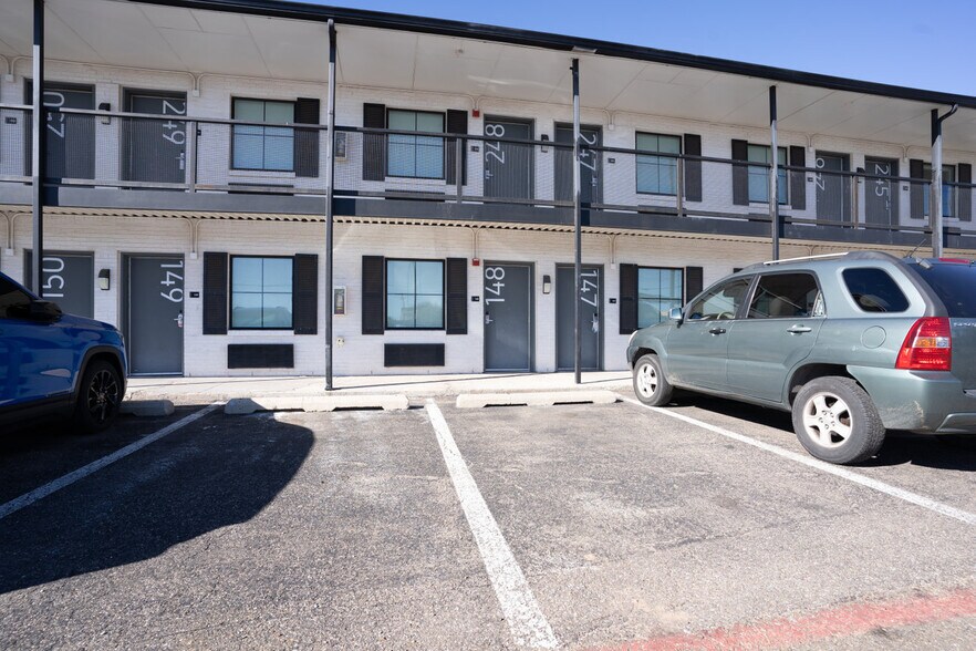 More Photos Of 2035 Paramount Blvd, Amarillo Apartments For Sale