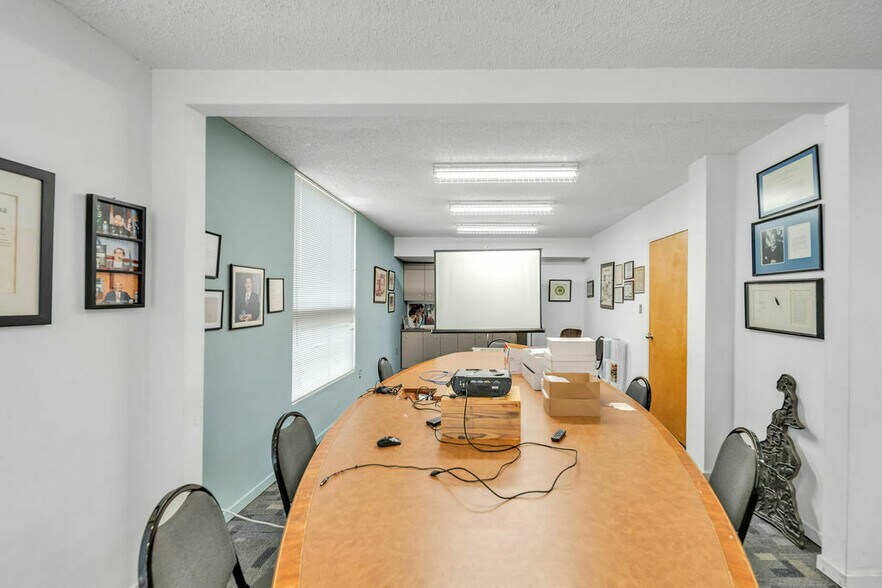More Photos Of 10801 Connecticut Ave, Kensington Office For Sale