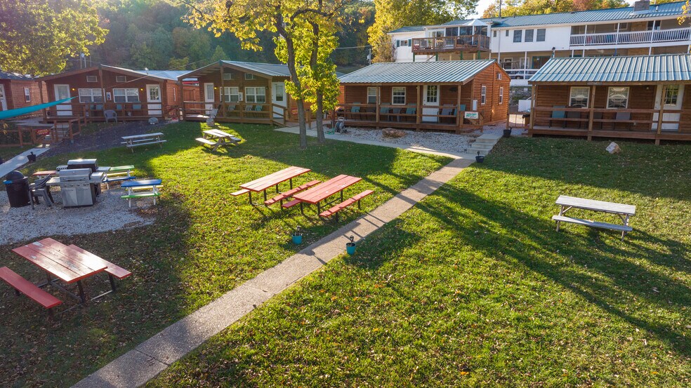 1062 Susan Rd, Lake Ozark, MO 65049 Hotel For Sale