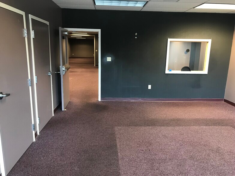 More Photos Of 330 N Reading Rd, Ephrata Unknown For Lease