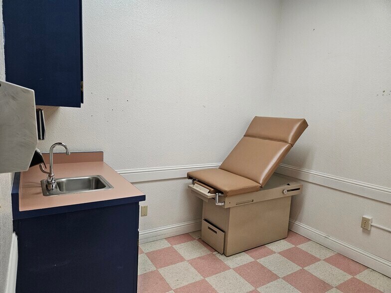 More Photos Of 2501 McHenry Ave, Modesto Freestanding For Sale