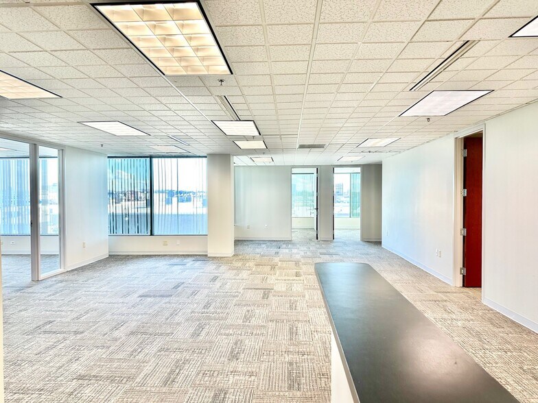 More Photos Of 8001 Broadway, Merrillville Office For Lease