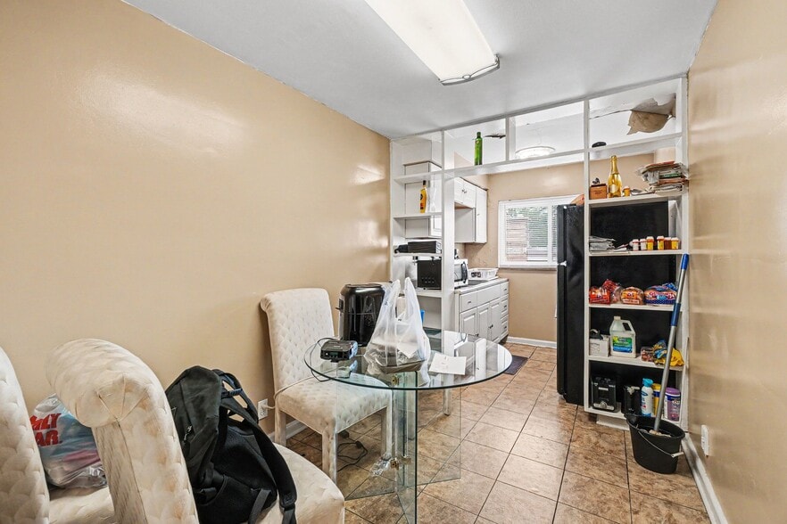 More Photos Of 2370 Losantiville Ave, Cincinnati Multifamily For Sale