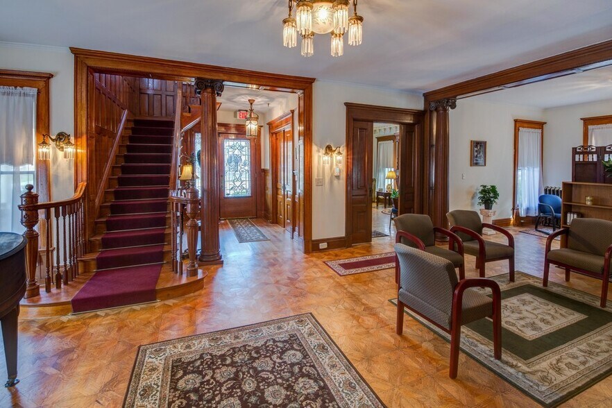 More Photos Of 415 E Lincolnway, Mishawaka Office Residential For Sale