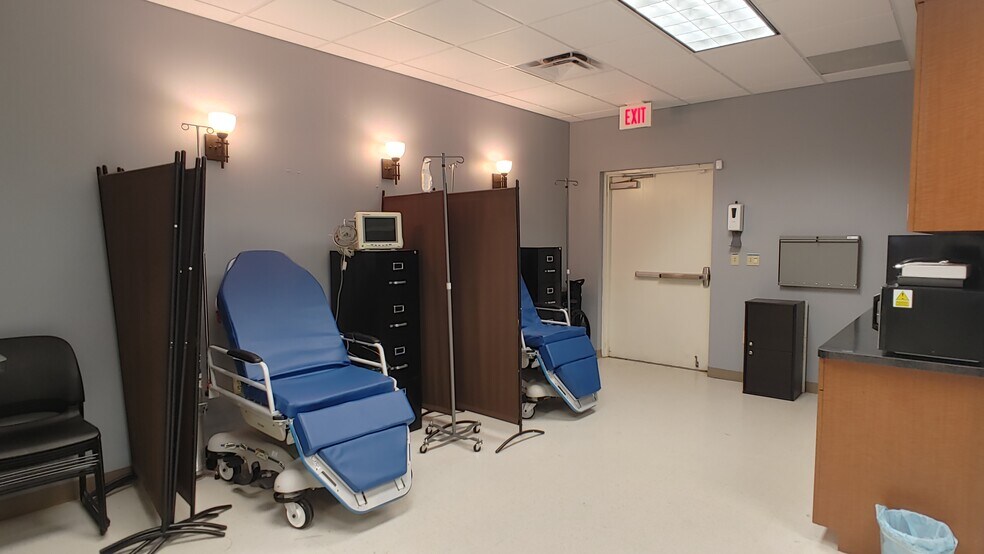 More Photos Of 12460-12468 W Atlantic Blvd, Coral Springs Medical For Lease