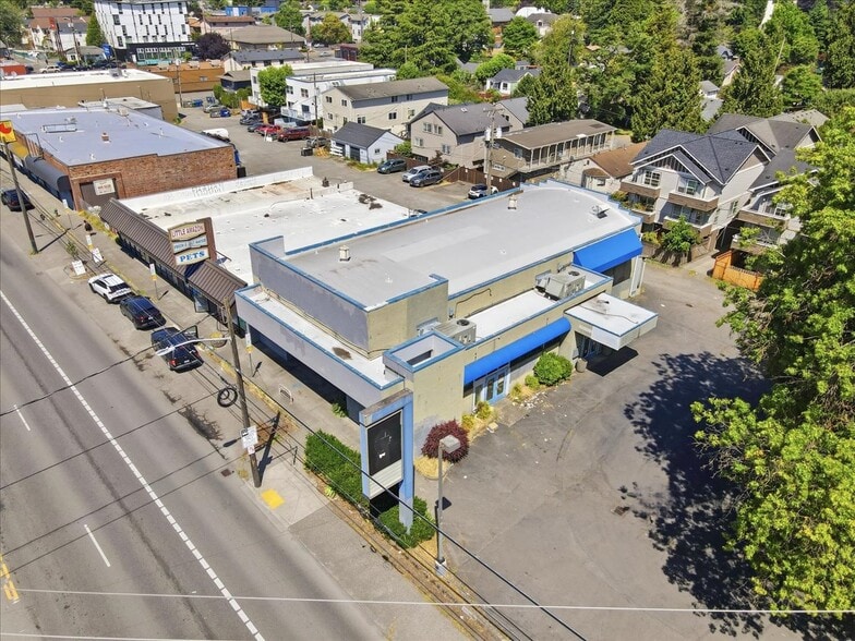 More Photos Of 10310 Aurora Ave N, Seattle Warehouse For Sale