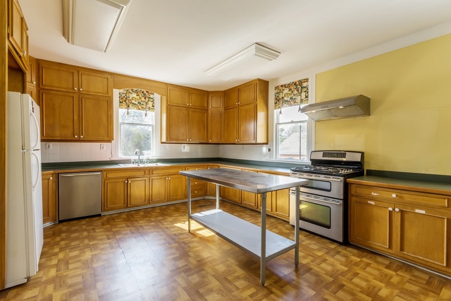 More Photos Of 200 Stonewall Ave W, Fayetteville Lodge Meeting Hall For Lease