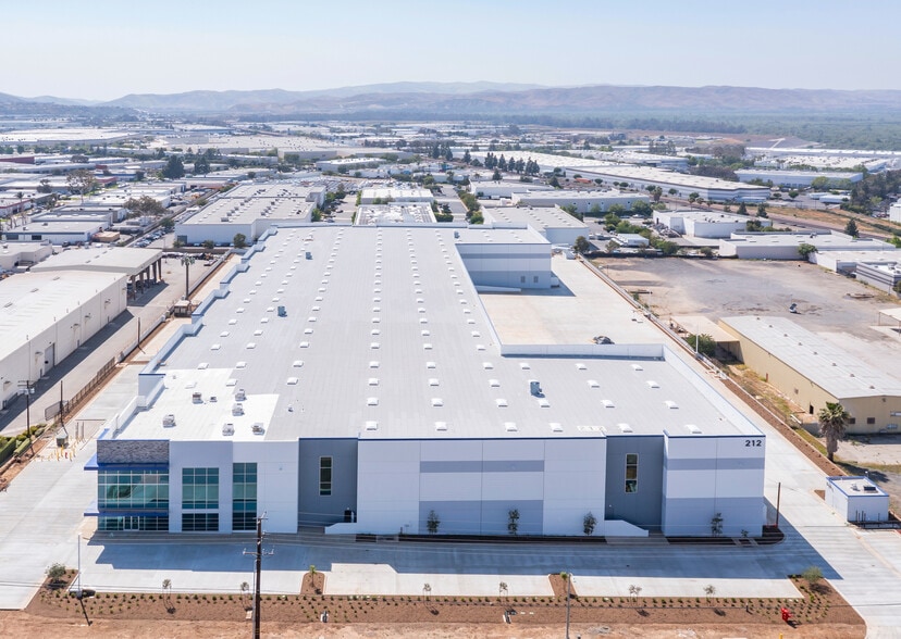 More Photos Of 212 N Smith Ave, Corona Distribution For Sale