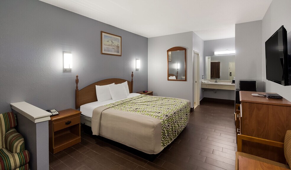 More Photos Of 25941 I-10, Hankamer Hotel For Sale