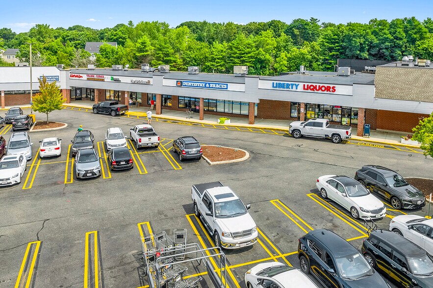 More Photos Of 238-310 Grove St, Braintree Unknown For Lease