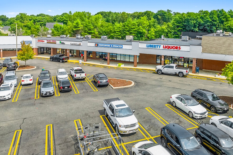 More Photos Of 238-310 Grove St, Braintree Unknown For Lease