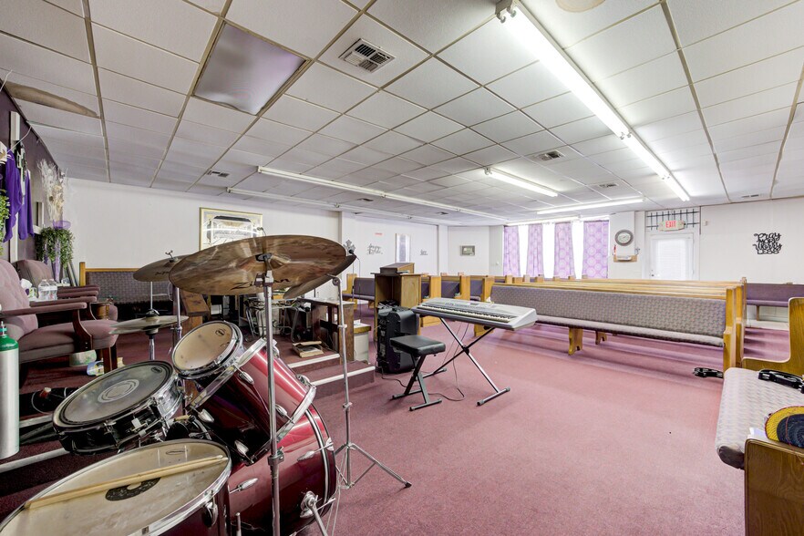 More Photos Of 1923 N Lottie Ave, Oklahoma City Storefront For Sale