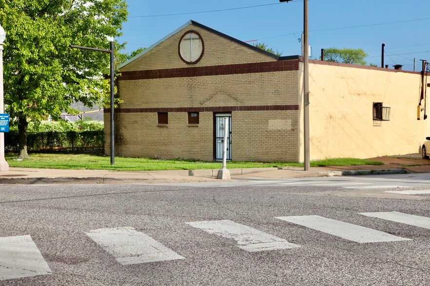 More Photos Of 4452 Manchester Ave, Saint Louis Restaurant For Sale