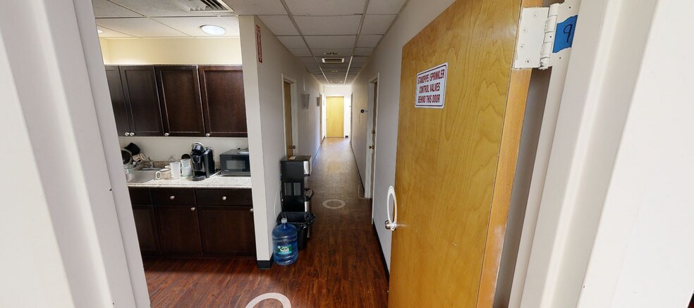 More Photos Of 6110 Queens Blvd, Woodside Freestanding For Lease