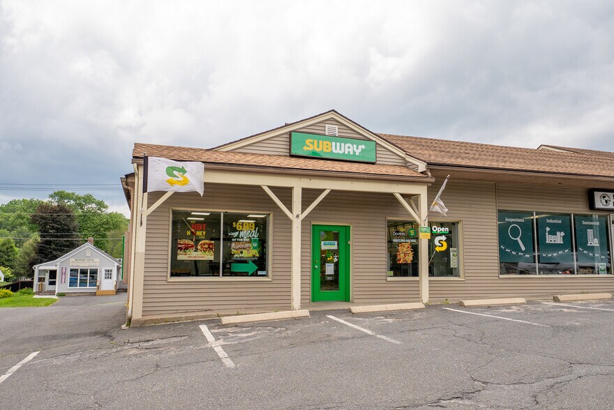 More Photos Of 535 College Hwy, Southwick Freestanding For Lease