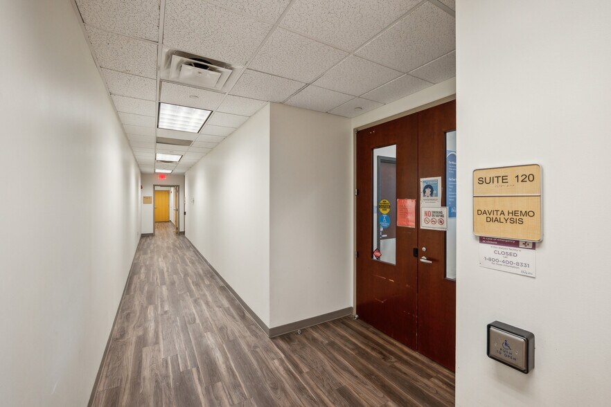 More Photos Of 193 Stoner Ave, Westminster Medical For Lease