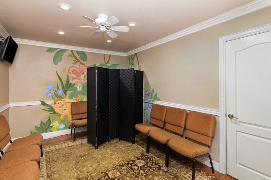 More Photos Of 939 S Wisconsin St, Hobart Religious Facility For Sale