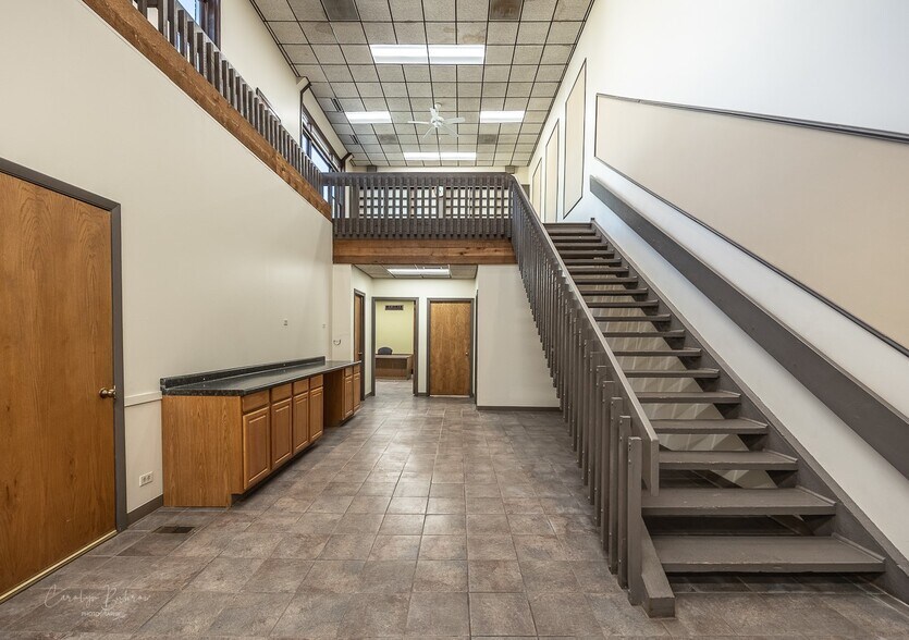 More Photos Of 23 Douglas Ave, Elgin Storefront Retail Office For Sale