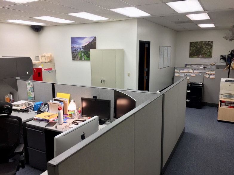 More Photos Of 1051 E Wardlow Rd, Long Beach Office For Lease
