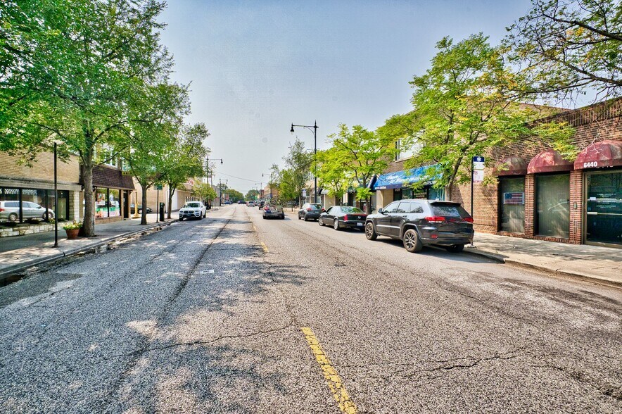 More Photos Of 6444 N Central Ave, Chicago Office For Sale