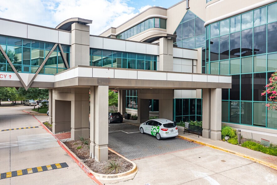 More Photos Of 1600 Coit Rd, Plano Medical For Lease