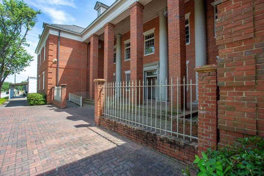 More Photos Of 303 E Broad St, Eufaula Office For Sale