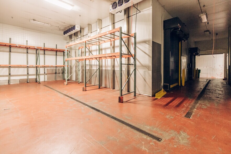 More Photos Of 2331 NW 23rd Ave, Portland Warehouse For Sale